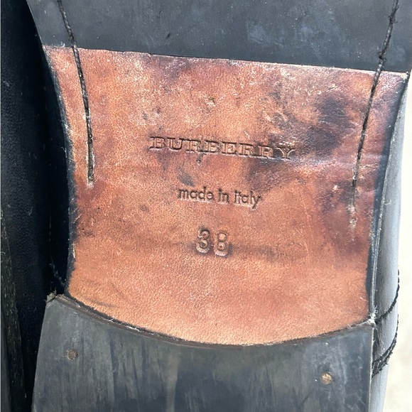 Women Burberry Kerry Black Leather Buckle Shearling Boots Size 38 - Picture 8 of 10